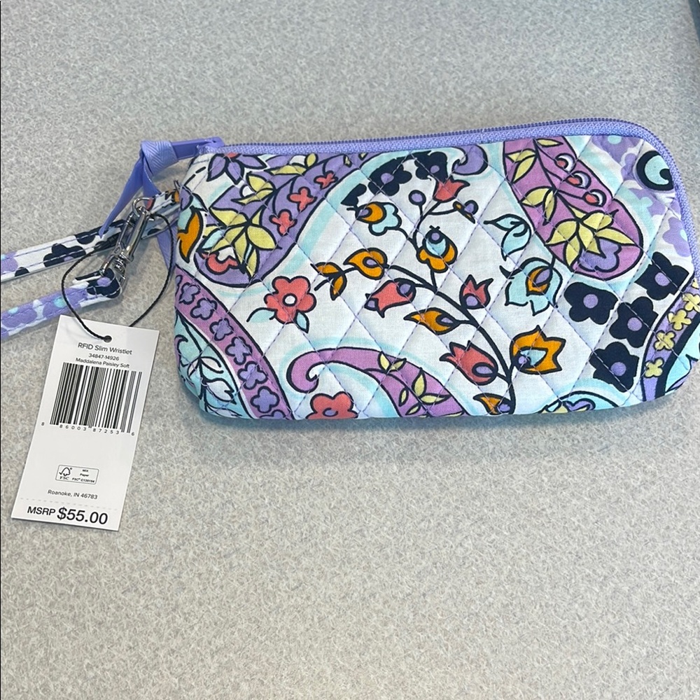 NWT Colorful Vera Bradley Wristlet